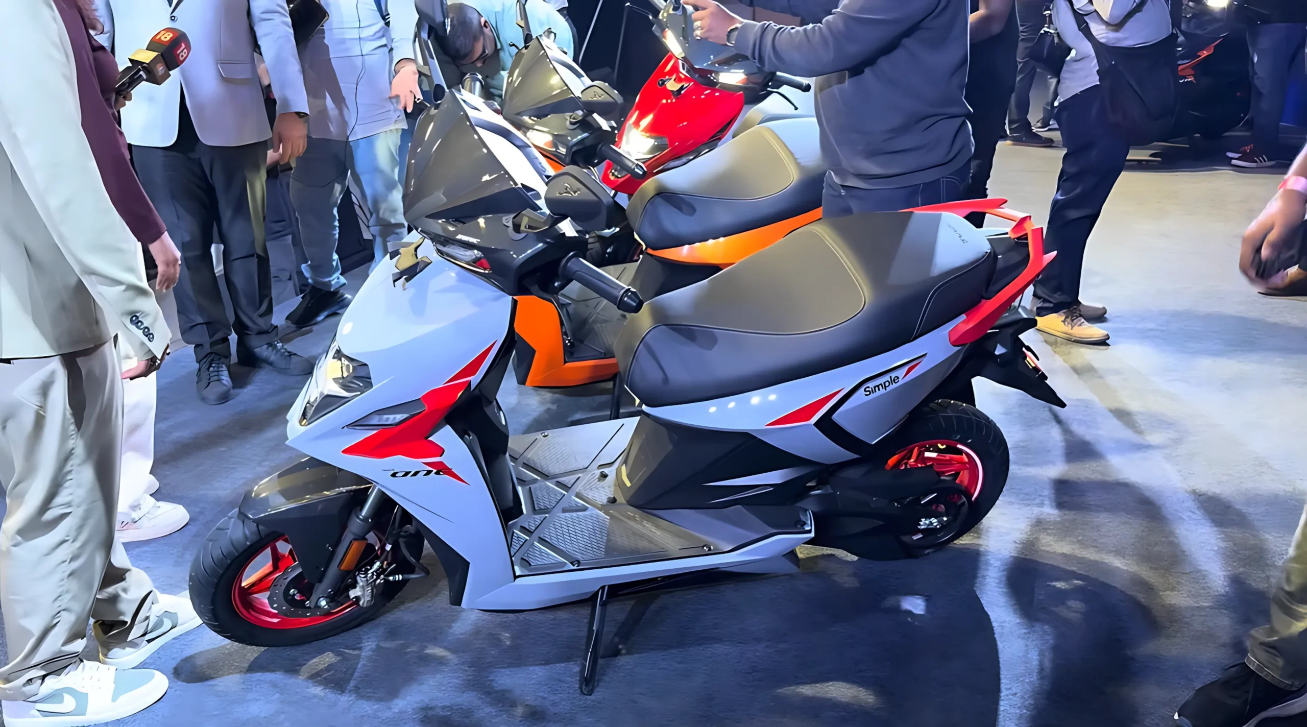 Simple Energy ने लॉन्च किए Simple One Gen 2 नए वेरिएंट्स: 400km रेंज और कम कीमत!